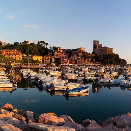 Libeccio 1 - Holiday Home & Parking Lerici Exteriör bild